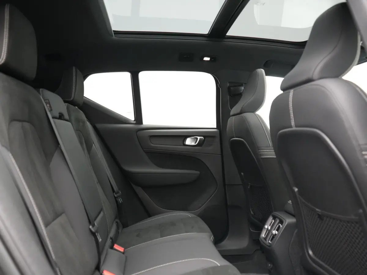Ultimate 70 kWh 231pk | Panodak | Warmtepomp | Adaptive Cruise | 360 Camera | Harman / Kardon | Alcantara Sportstoelen Memory & Verwarmd | Stuur Verwarmd | Google Assistent | Apple Carplay |