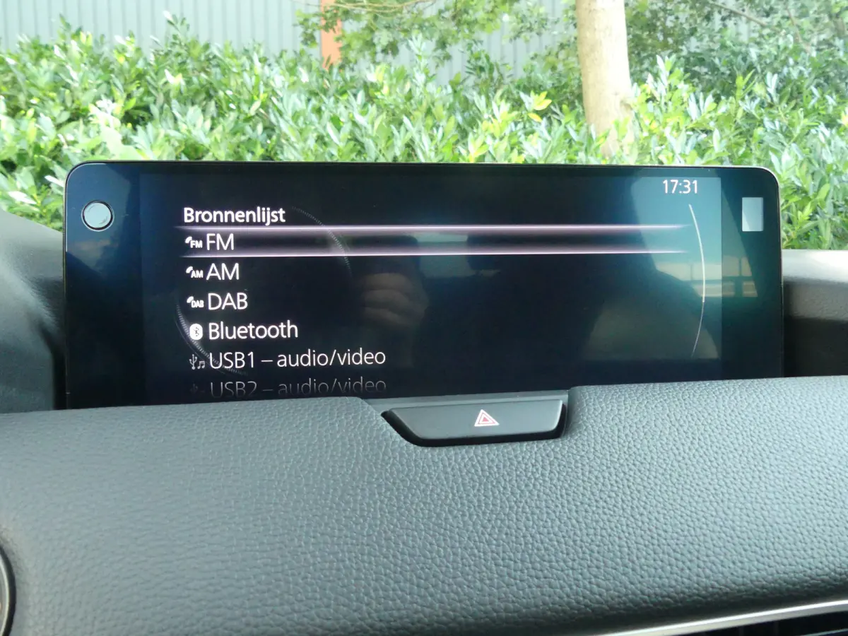 2.5 e-SkyActiv PHEV Homura | TREKHAAK | CAMERA | STUUR+STOELVERWARMING | STOELVENTILATIE | DODEHOEKDETECTIE | ELEKTRISCH VERSTELBARE BESTUURDERSSTOEL MET GEHEUGEN | PARKEERSENSOREN V+A | HEA