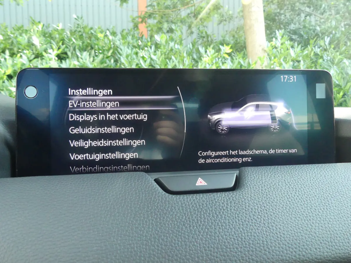 2.5 e-SkyActiv PHEV Homura | TREKHAAK | CAMERA | STUUR+STOELVERWARMING | STOELVENTILATIE | DODEHOEKDETECTIE | ELEKTRISCH VERSTELBARE BESTUURDERSSTOEL MET GEHEUGEN | PARKEERSENSOREN V+A | HEA