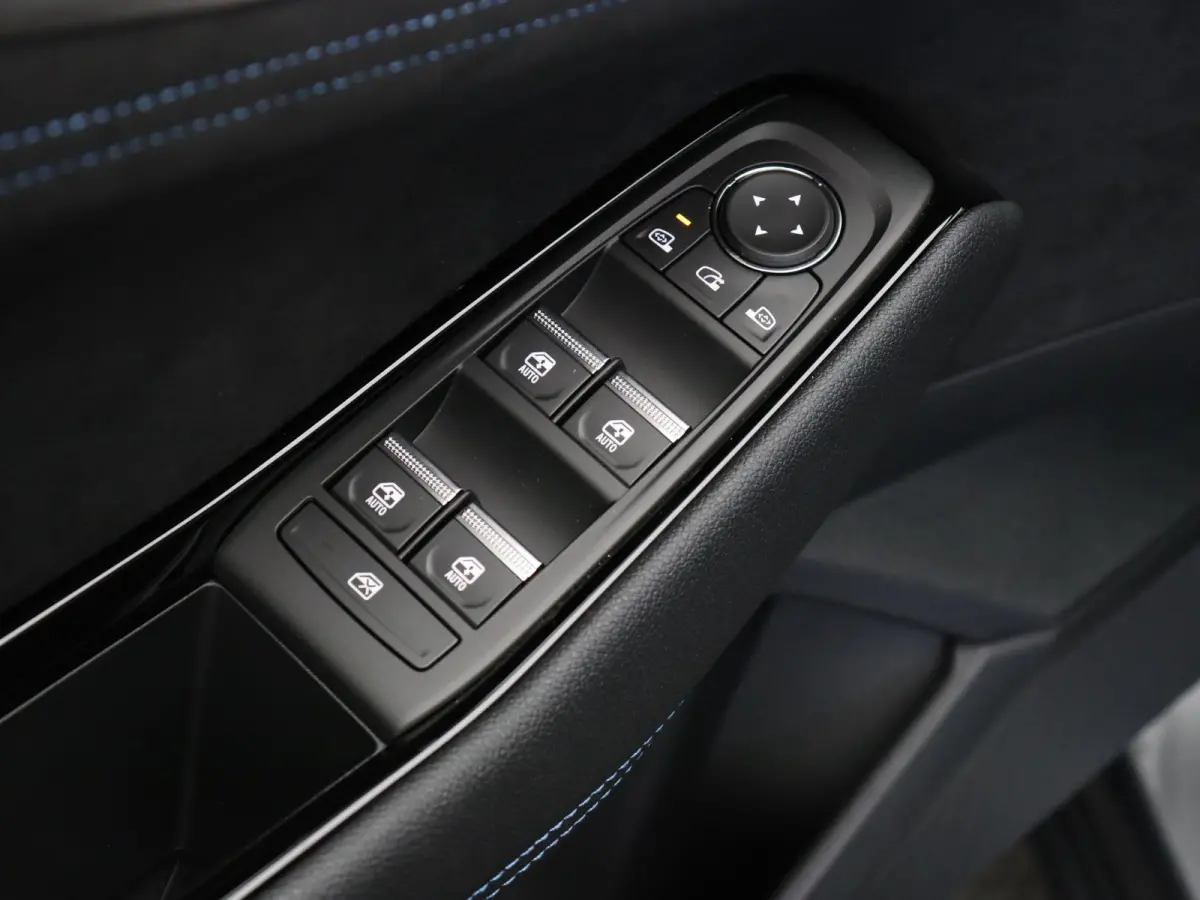 E-Tech full hybrid 200pk esprit Alpine | Vijf jaar garantie | 4Control | Panoramisch dak | Harman Kardon | 360 graden camera |