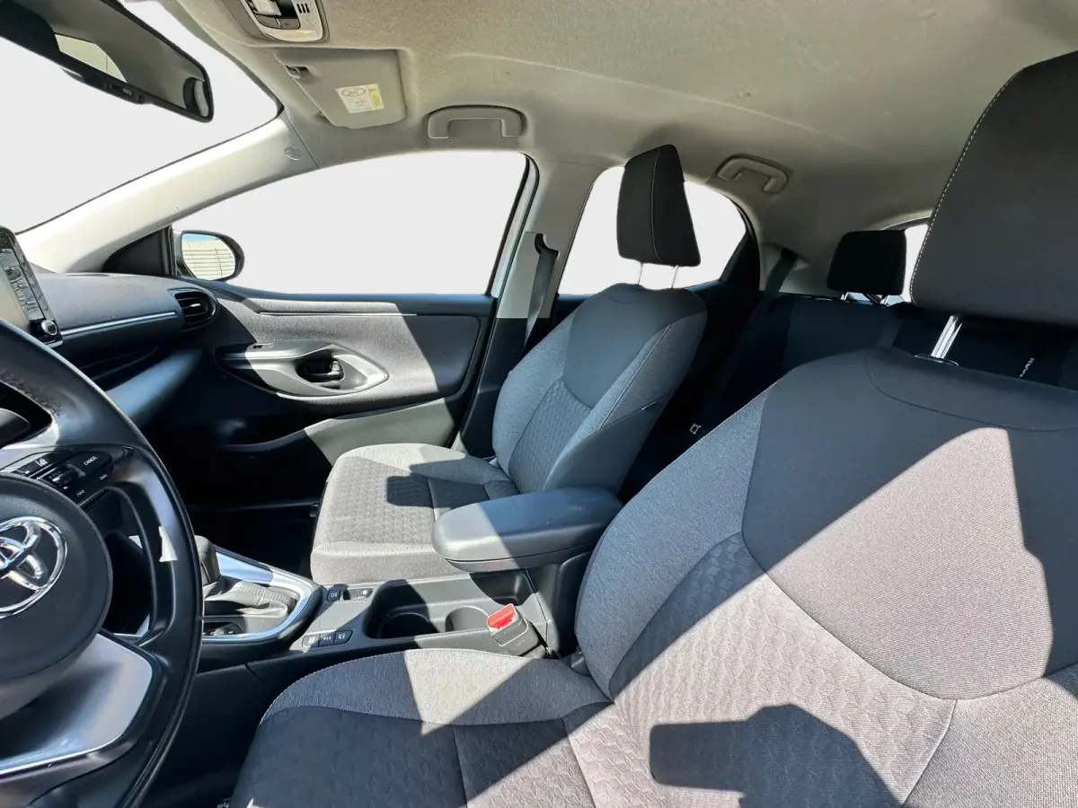 1.5 Hybrid 115 Business Apple carplay Line assist Achteruitrijcamera