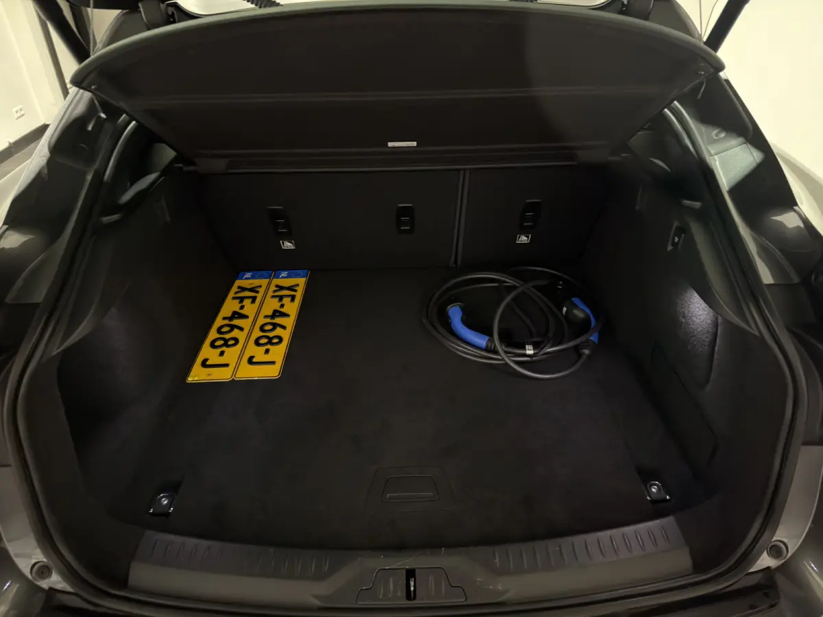 EV400 SE 90 kWh | SOH 92,2% | Luchtvering | Meridian Sound System | Memory | km. stand slechts 23770!!
