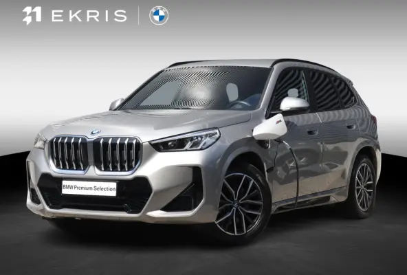 xDrive25e | M Sportpakket | Trekhaak | Getint Glas | Verwarmbare Voorstoelen | Apple Carplay | Camera | Sportstoelen | SOH 98% | 18'' LMV