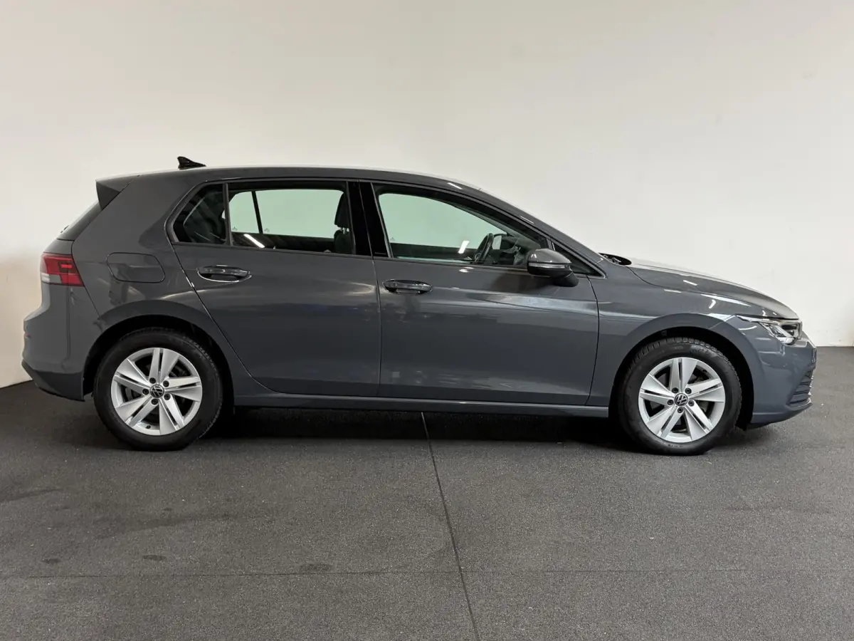 1.0 eTSI 110pk Automaat Life Climate control LED Lane Assist App Connect Cruise Control Climatronic Lichtmetalen Velgen Velgen Winterpakket