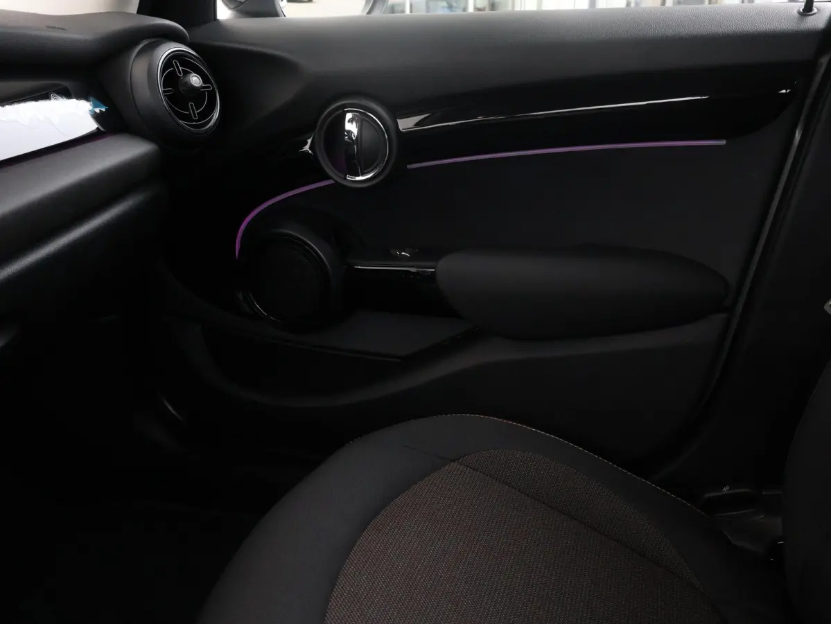 1.5 Cooper Camden Edition Cruise Control/ LED-koplampen/ Navigatie /