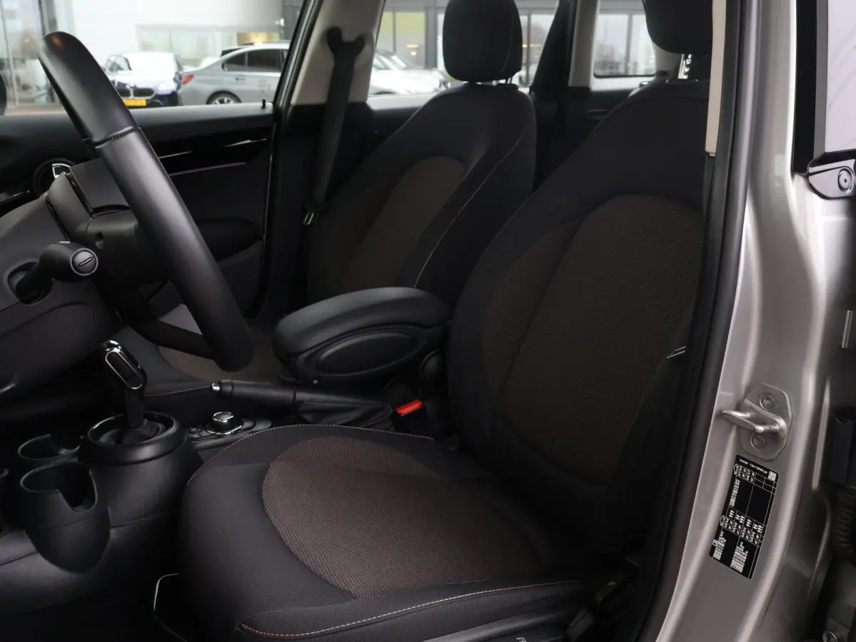 1.5 Cooper Camden Edition Cruise Control/ LED-koplampen/ Navigatie /