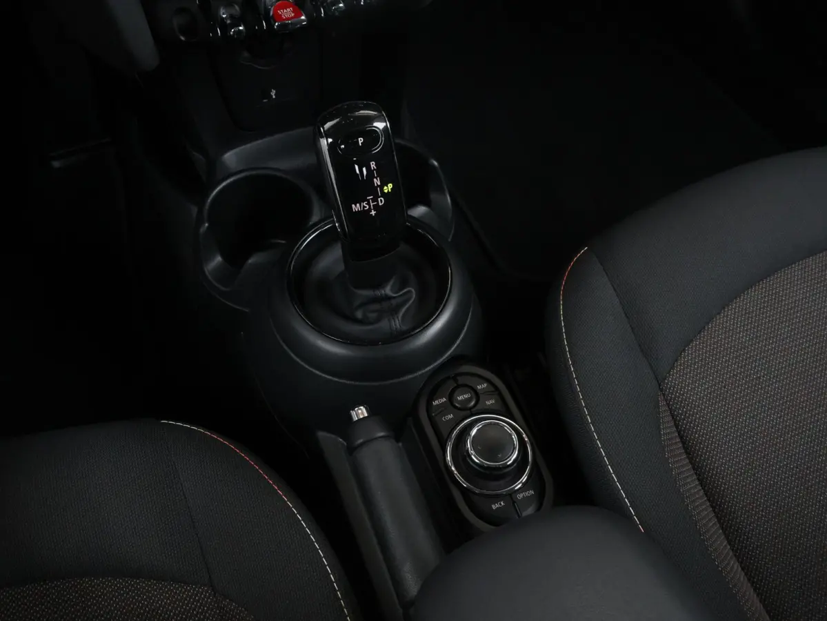 1.5 Cooper Camden Edition Cruise Control/ LED-koplampen/ Navigatie /
