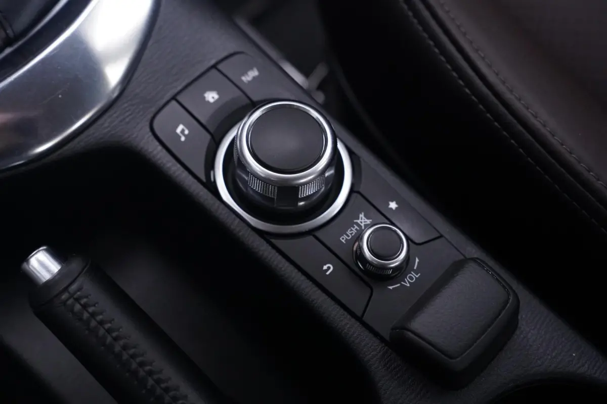 2.0 SkyActiv-G 120 GT-Luxury NAP Camera Led koplampen Leder Navi Trekhaak PDC Stoelverwarming Memory Led koplampen