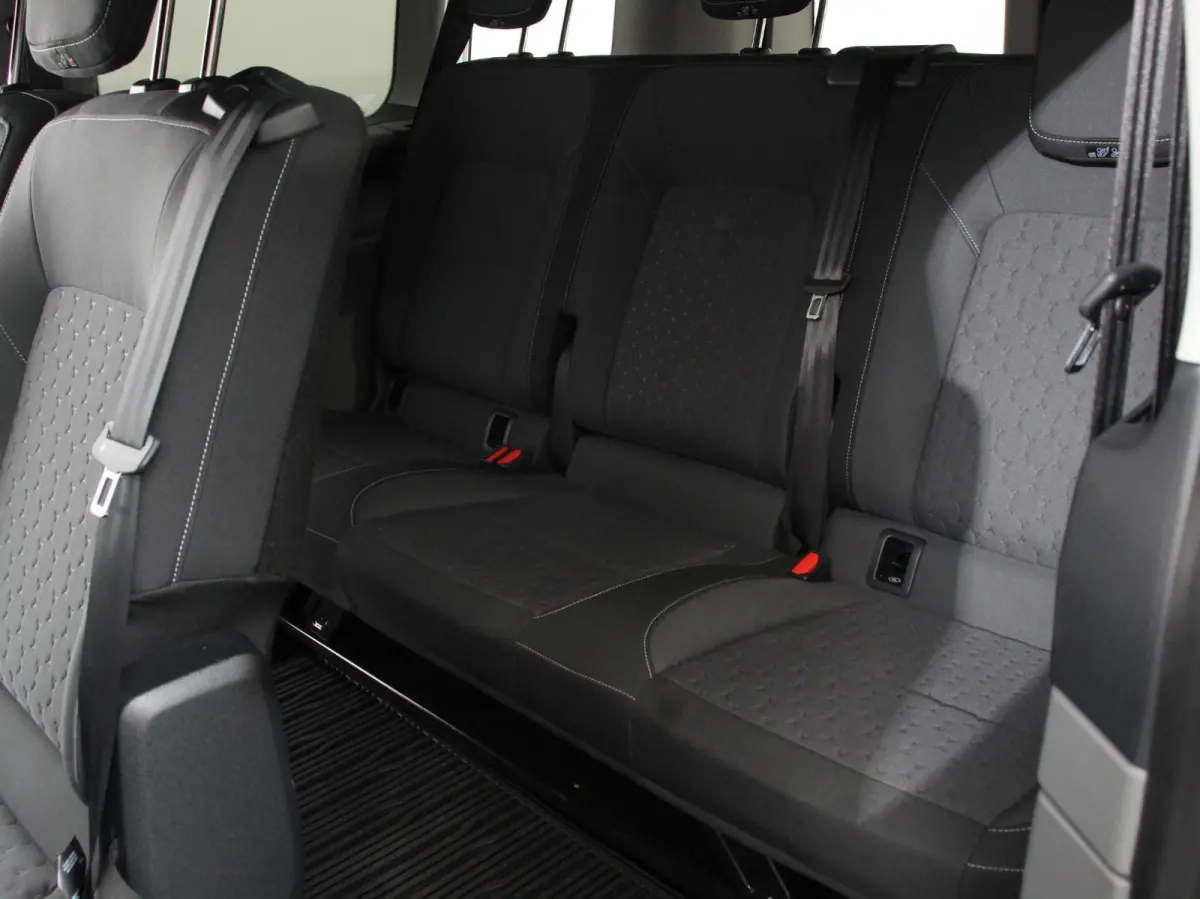 340 L2H1 Limited 65 kWh 8 persoons Automaat Cruise Control Airco Lichtmetalen Velgen