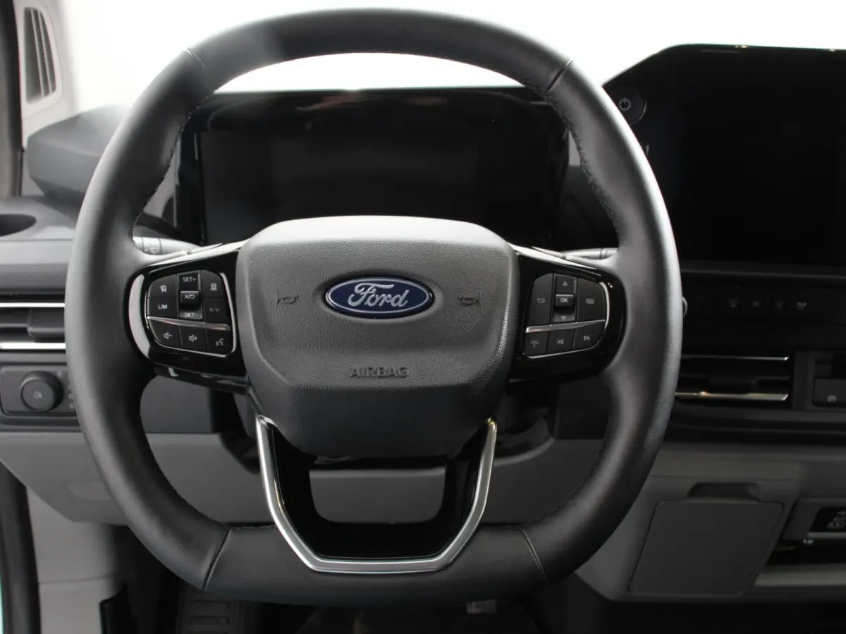 340 L2H1 Limited 65 kWh 8 persoons Automaat Cruise Control Airco Lichtmetalen Velgen