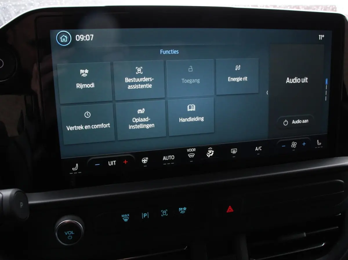 340 L2H1 Limited 65 kWh 8 persoons Automaat Cruise Control Airco Lichtmetalen Velgen