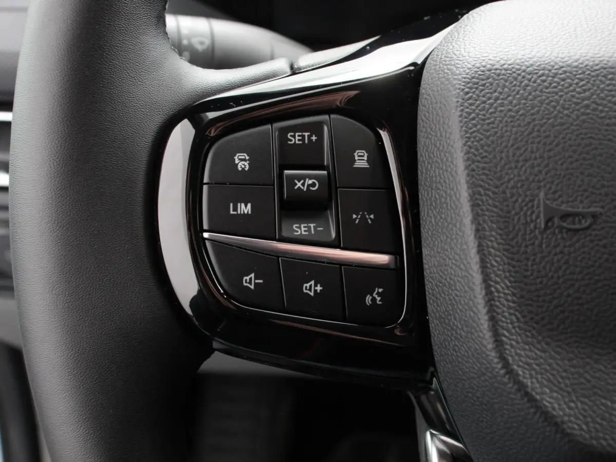 340 L2H1 Limited 65 kWh 8 persoons Automaat Cruise Control Airco Lichtmetalen Velgen