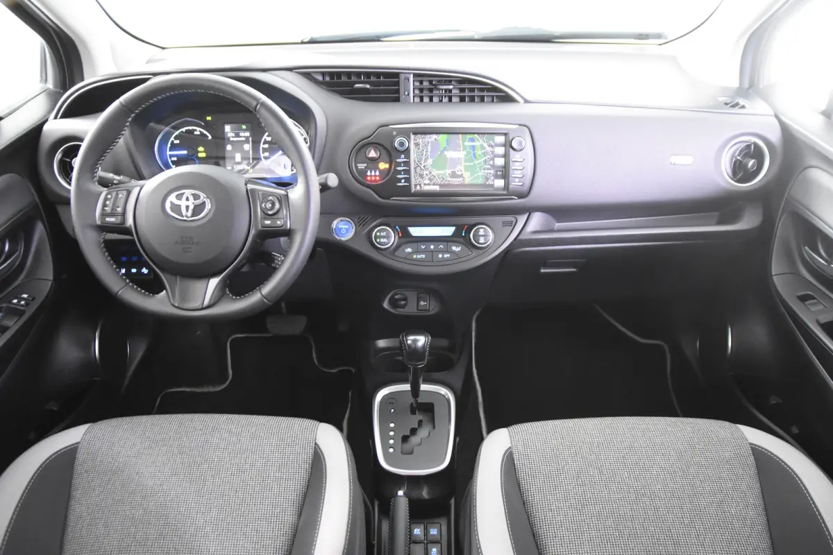 1.5 Hybrid Y20 1.5 VVTi *1ste Eigenaar*Navigatie*Camera*