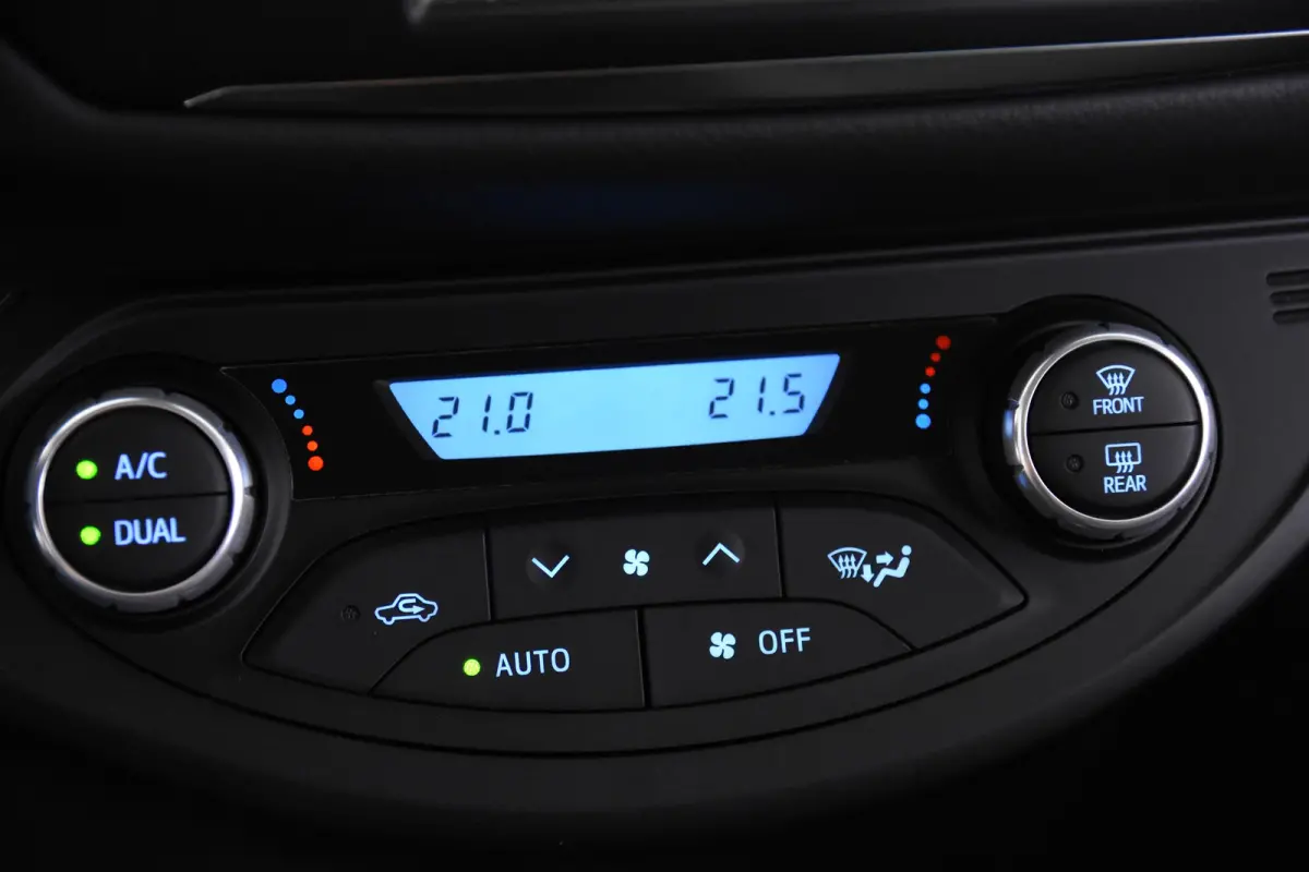 1.5 Hybrid Y20 1.5 VVTi *1ste Eigenaar*Navigatie*Camera*
