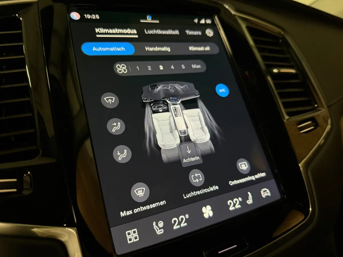 T8 AWD Recharge Plus Bright | Vol! | Luchtvering | Stoelventilatie | 360° Camera | Harman Kardon | 455pk | Schuifdak | Adaptieve Cruise Control | Stoelverwarming voor+achter | Stuurwielverw
