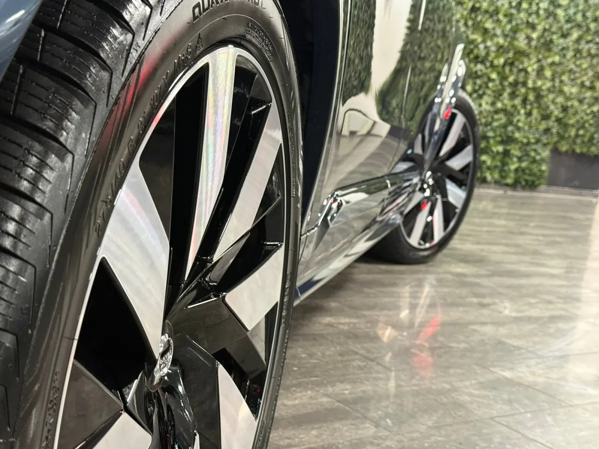 T8 AWD Recharge Plus Bright | Vol! | Luchtvering | Stoelventilatie | 360° Camera | Harman Kardon | 455pk | Schuifdak | Adaptieve Cruise Control | Stoelverwarming voor+achter | Stuurwielverw