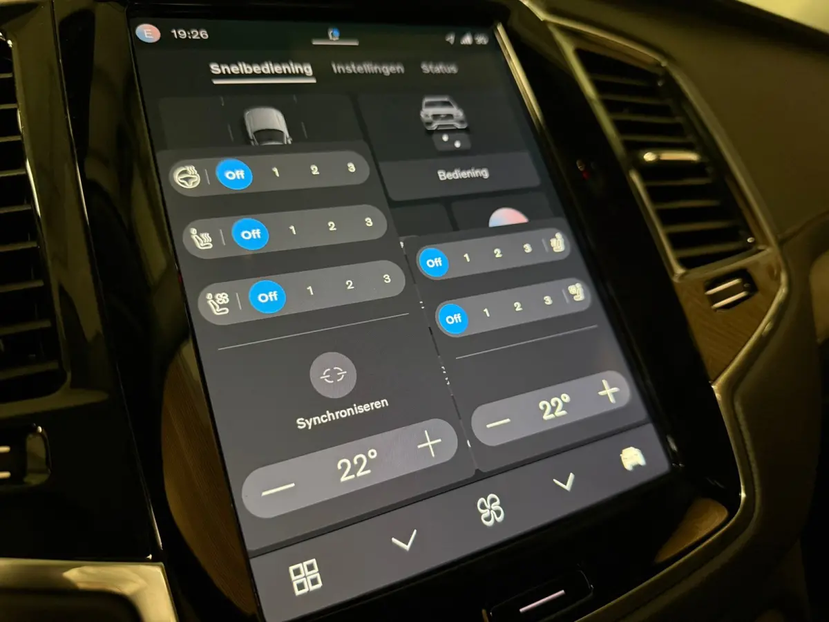 T8 AWD Recharge Plus Bright | Vol! | Luchtvering | Stoelventilatie | 360° Camera | Harman Kardon | 455pk | Schuifdak | Adaptieve Cruise Control | Stoelverwarming voor+achter | Stuurwielverw