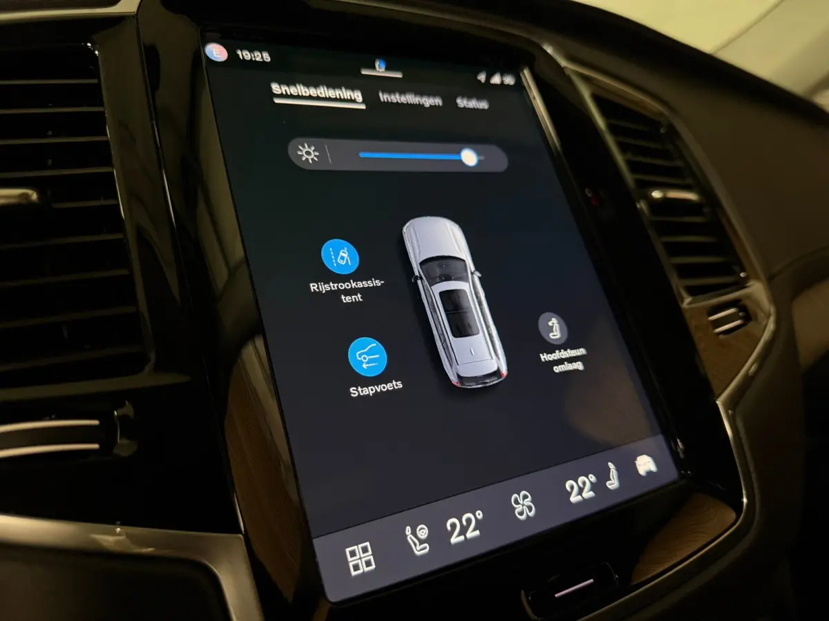 T8 AWD Recharge Plus Bright | Vol! | Luchtvering | Stoelventilatie | 360° Camera | Harman Kardon | 455pk | Schuifdak | Adaptieve Cruise Control | Stoelverwarming voor+achter | Stuurwielverw
