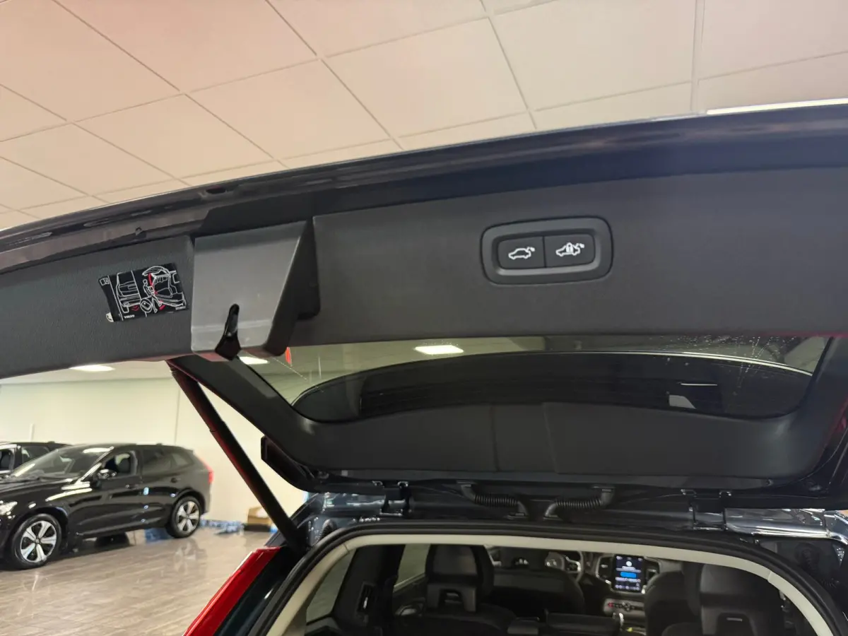 T8 AWD Recharge Plus Bright | Vol! | Luchtvering | Stoelventilatie | 360° Camera | Harman Kardon | 455pk | Schuifdak | Adaptieve Cruise Control | Stoelverwarming voor+achter | Stuurwielverw