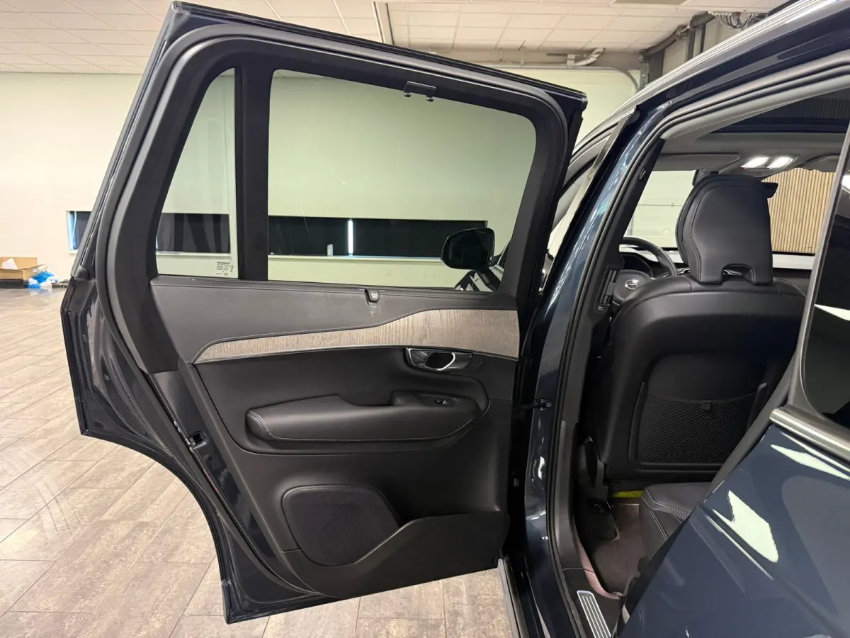 T8 AWD Recharge Plus Bright | Vol! | Luchtvering | Stoelventilatie | 360° Camera | Harman Kardon | 455pk | Schuifdak | Adaptieve Cruise Control | Stoelverwarming voor+achter | Stuurwielverw