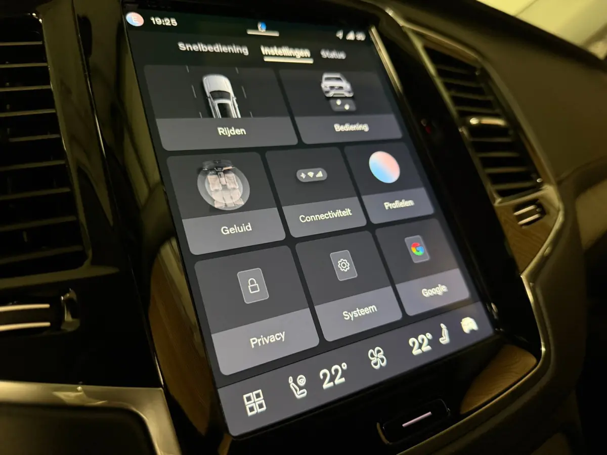 T8 AWD Recharge Plus Bright | Vol! | Luchtvering | Stoelventilatie | 360° Camera | Harman Kardon | 455pk | Schuifdak | Adaptieve Cruise Control | Stoelverwarming voor+achter | Stuurwielverw