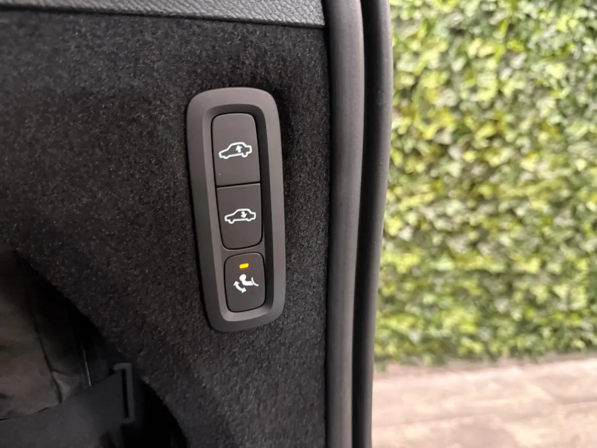 T8 AWD Recharge Plus Bright | Vol! | Luchtvering | Stoelventilatie | 360° Camera | Harman Kardon | 455pk | Schuifdak | Adaptieve Cruise Control | Stoelverwarming voor+achter | Stuurwielverw