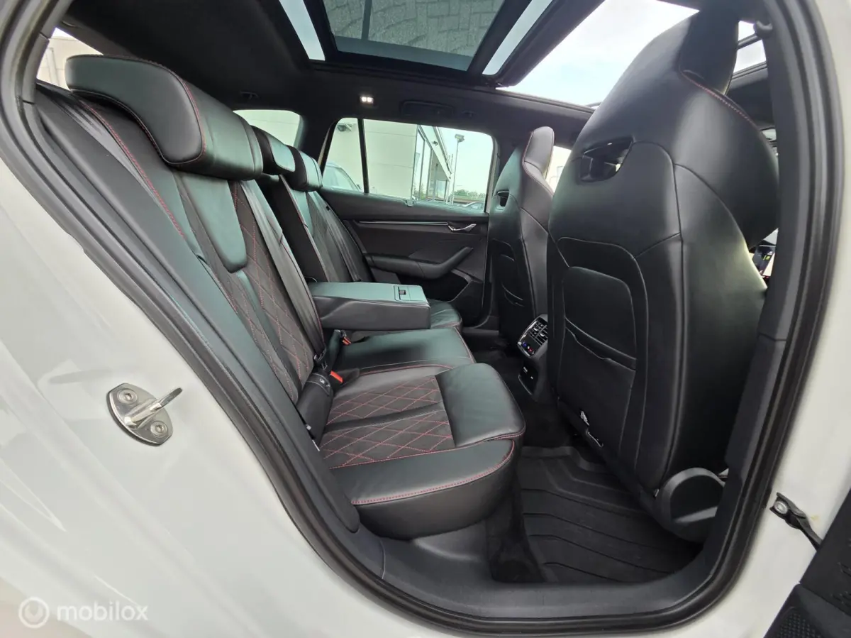 1.4 TSI RS iV PHEV Business HeadUp/Pano