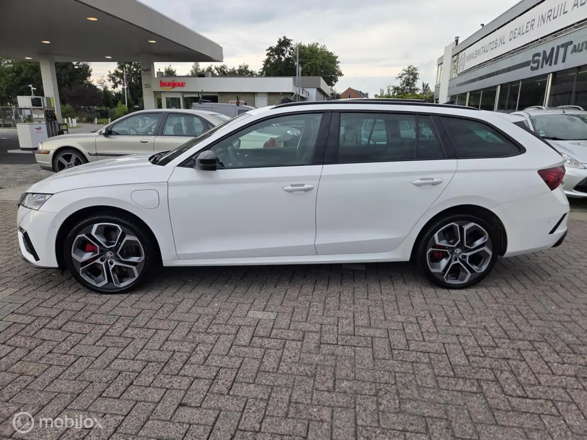 1.4 TSI RS iV PHEV Business HeadUp/Pano