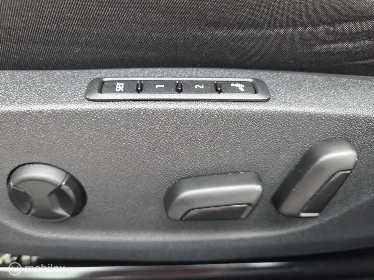1.4 TSI RS iV PHEV Business HeadUp/Pano