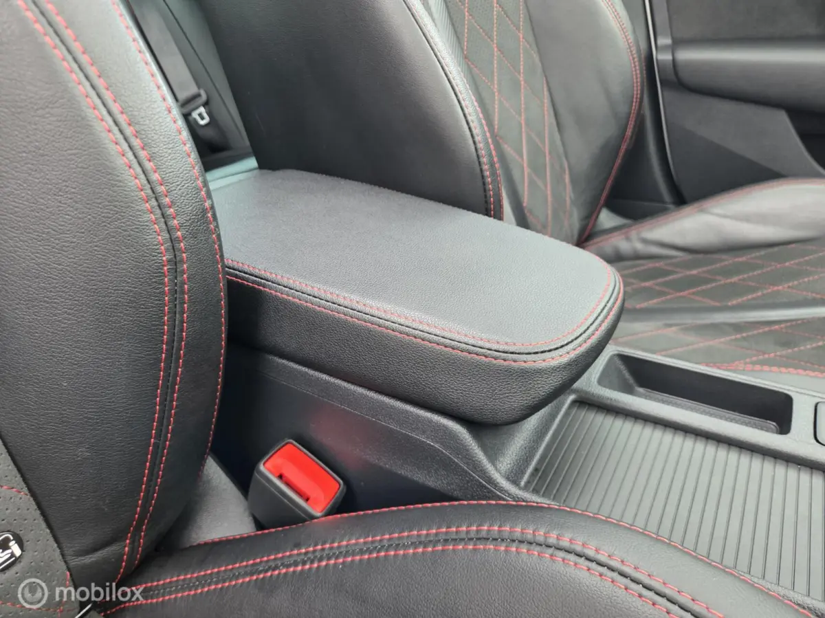 1.4 TSI RS iV PHEV Business HeadUp/Pano