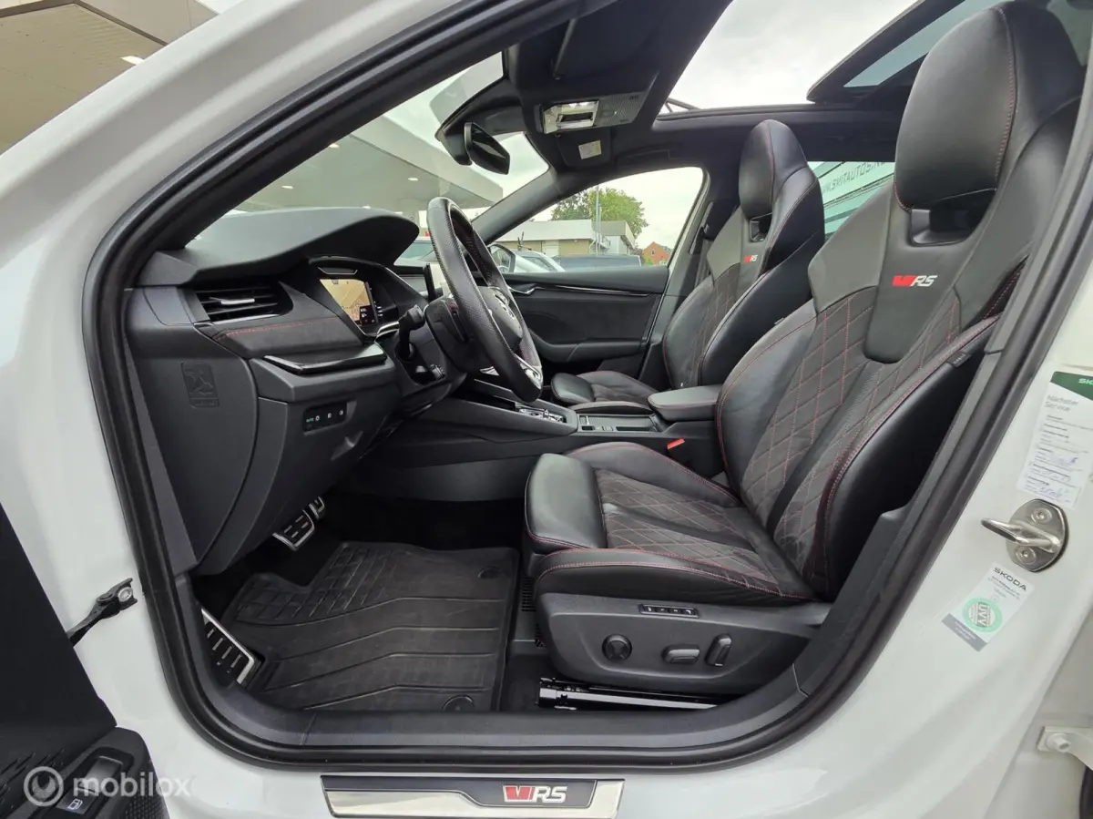 1.4 TSI RS iV PHEV Business HeadUp/Pano