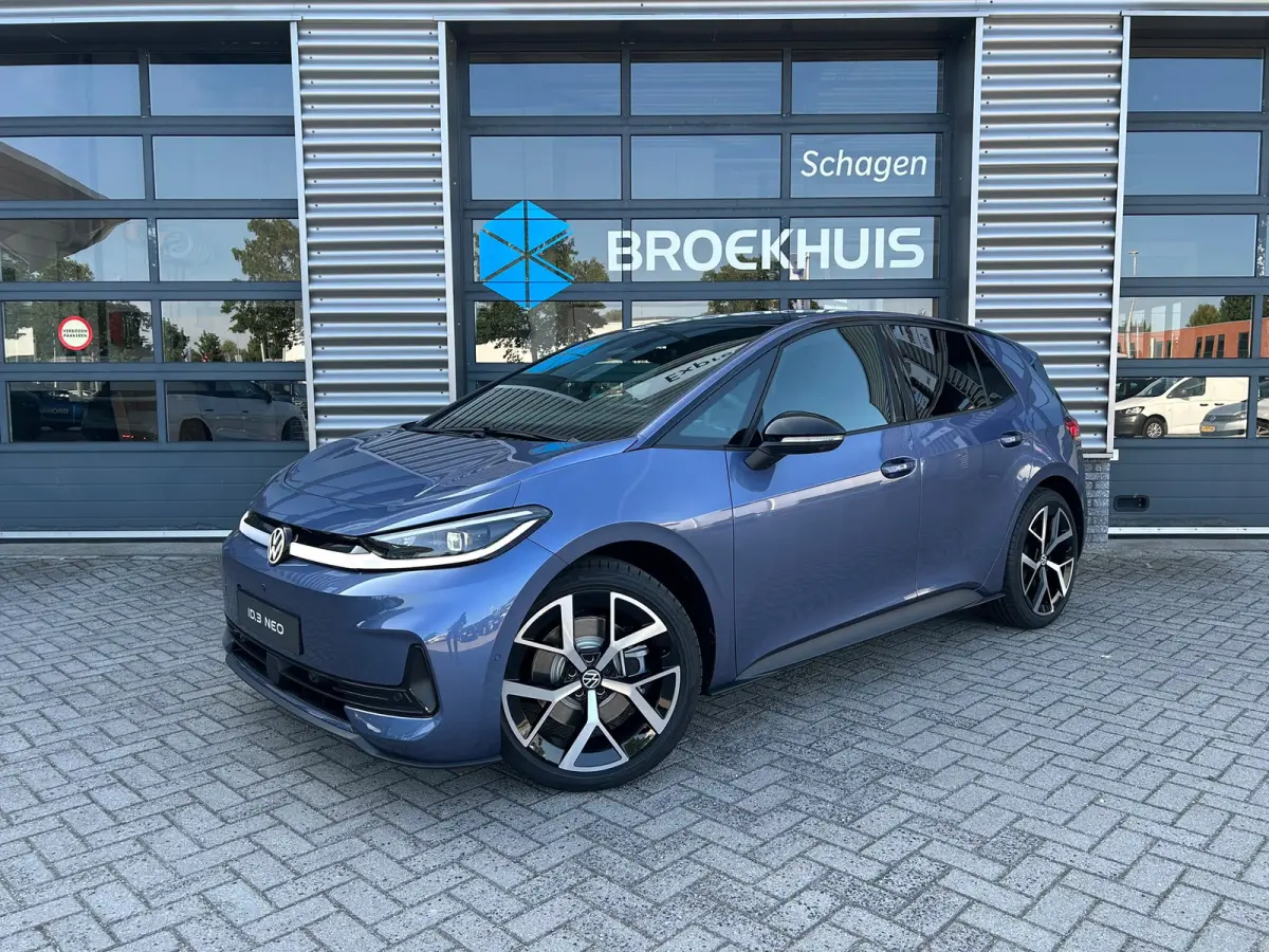 Style | Airconditioning automatisch, 2-zone (Climatronic) | Automatische afstandsregeling (Adaptive Cruise Control) | Buitenspiegels elektrisch instel-, verwarm- en inklapbaar