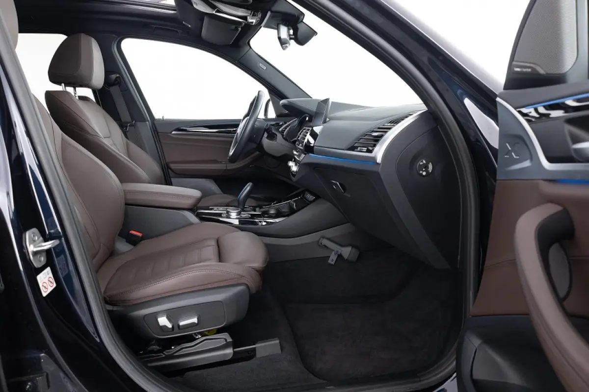 High Executive 80 kWh *SOH 100%* PANORAMADAK | LEDER