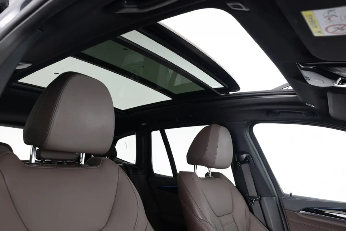 High Executive 80 kWh *SOH 100%* PANORAMADAK | LEDER