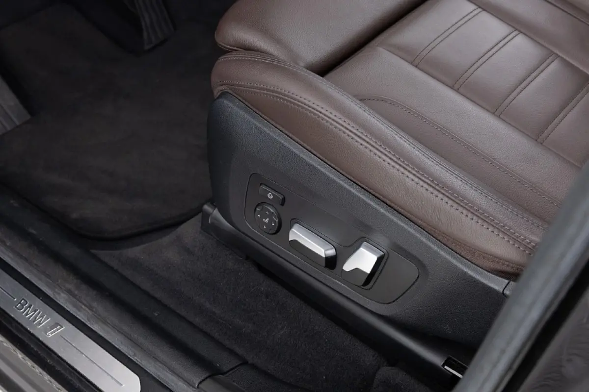 High Executive 80 kWh *SOH 100%* PANORAMADAK | LEDER