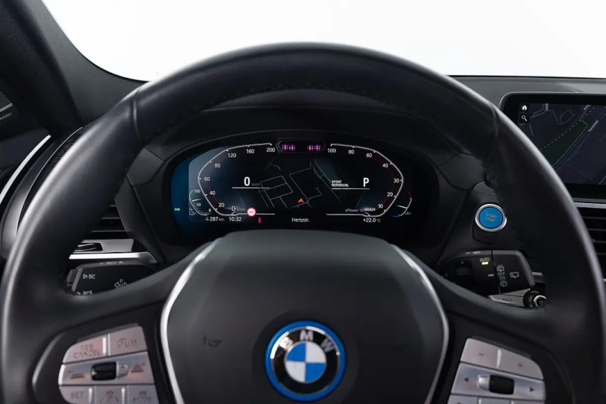 High Executive 80 kWh *SOH 100%* PANORAMADAK | LEDER