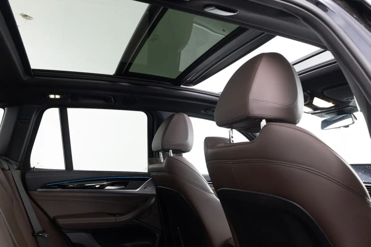 High Executive 80 kWh *SOH 100%* PANORAMADAK | LEDER