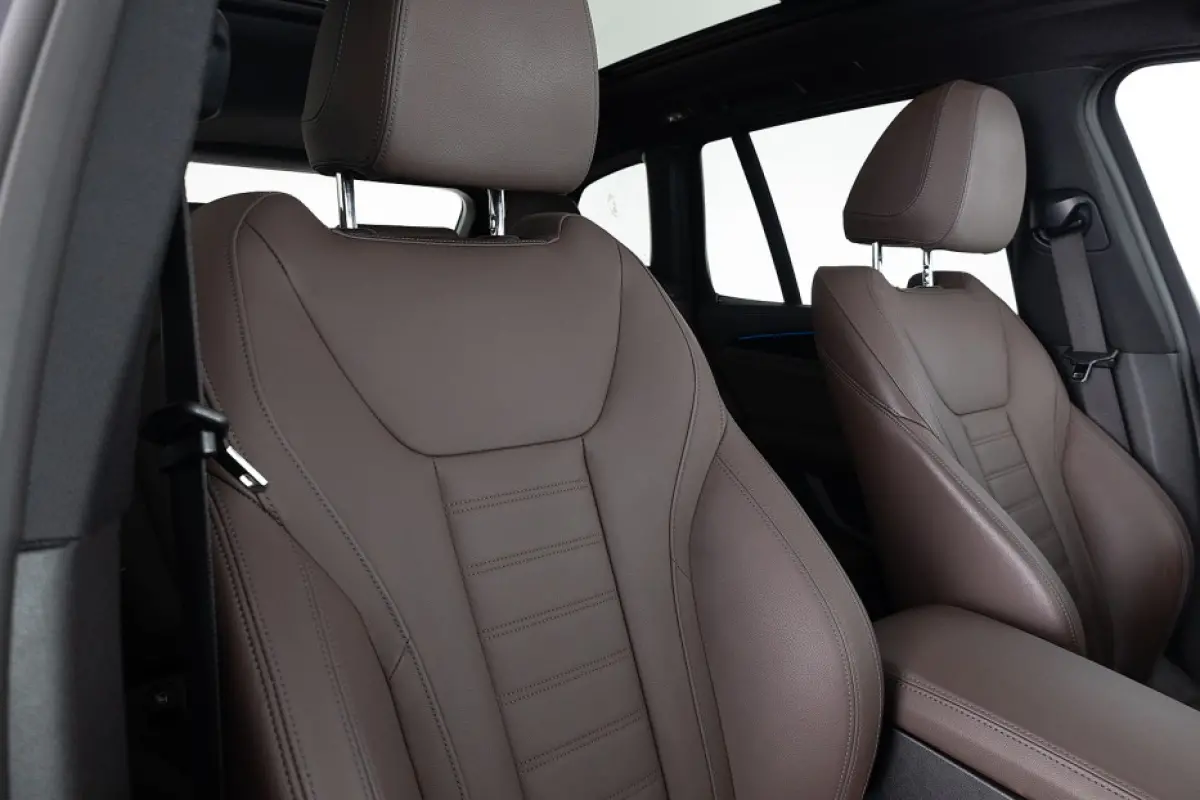 High Executive 80 kWh *SOH 100%* PANORAMADAK | LEDER