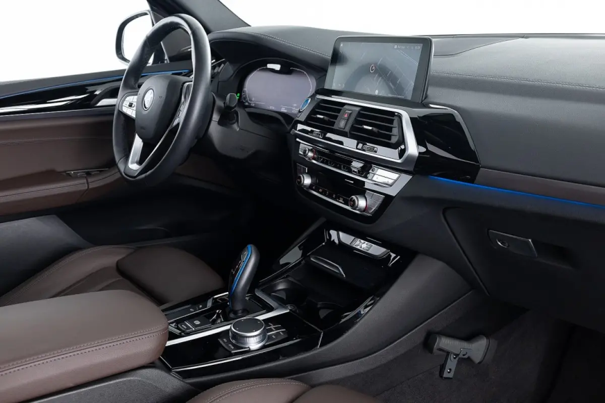 High Executive 80 kWh *SOH 100%* PANORAMADAK | LEDER