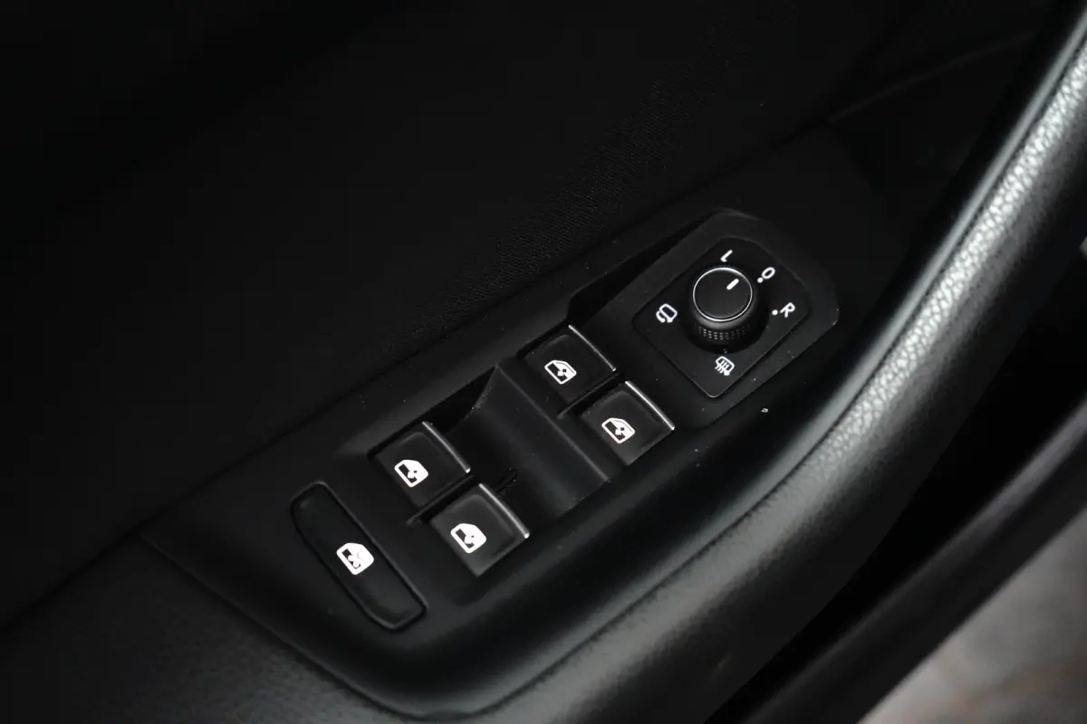 1.4 TSI PHEV GTE Business | Achteruitrijcamera | Trekhaak elektrisch uitklapbaar | Voorstoelen verwarmd