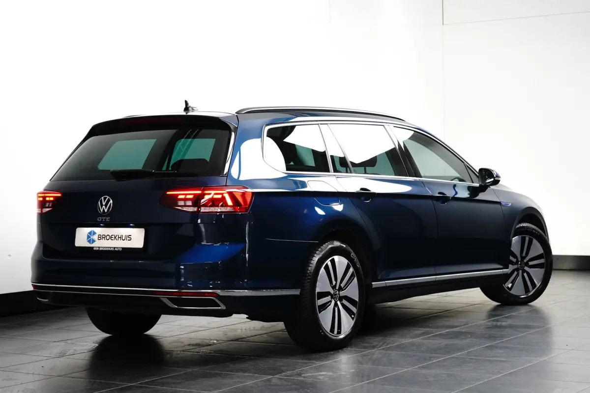 1.4 TSI PHEV GTE Business | Achteruitrijcamera | Trekhaak elektrisch uitklapbaar | Voorstoelen verwarmd