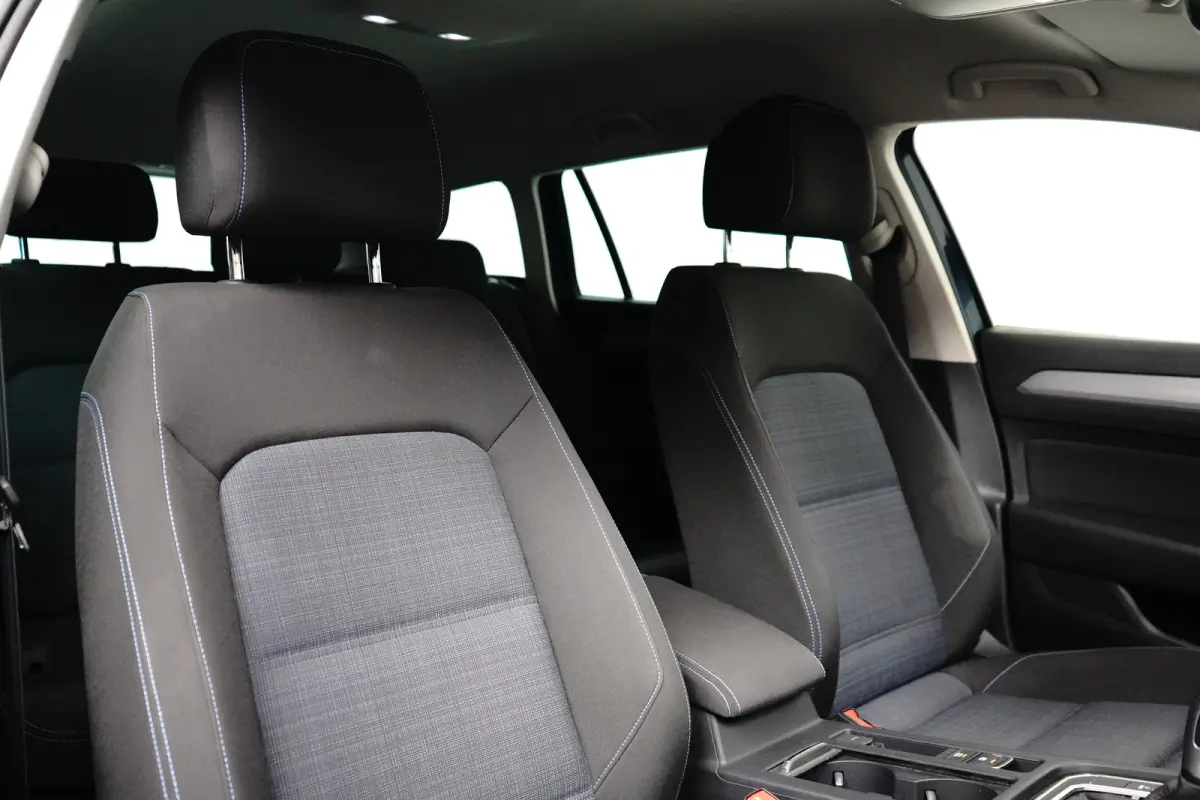 1.4 TSI PHEV GTE Business | Achteruitrijcamera | Trekhaak elektrisch uitklapbaar | Voorstoelen verwarmd