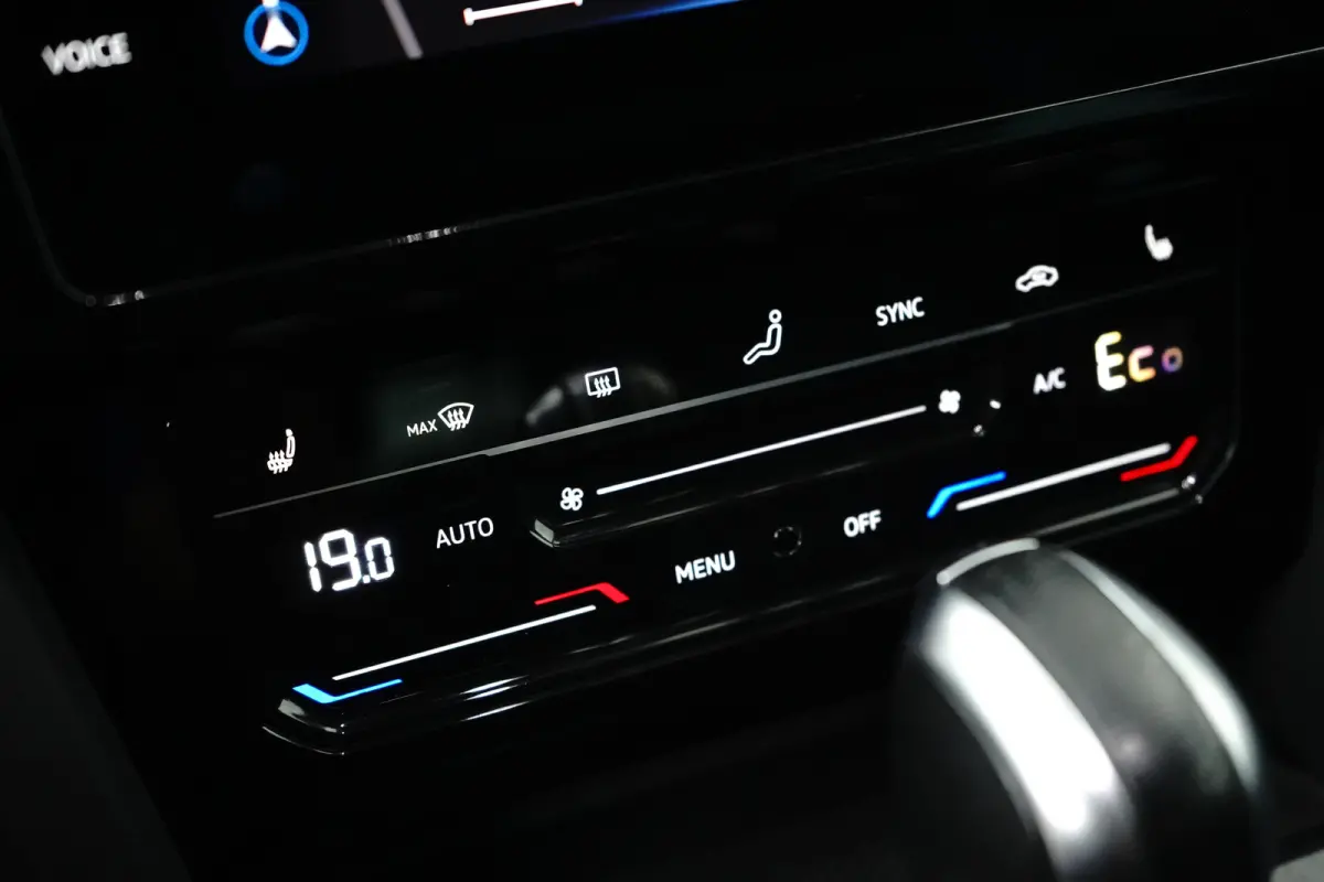 1.4 TSI PHEV GTE Business | Achteruitrijcamera | Trekhaak elektrisch uitklapbaar | Voorstoelen verwarmd