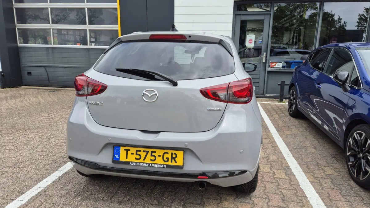 1.5 e-SkyActiv-G 90 Homura | Stoel- & Stuurverw. | Parkeercamera |