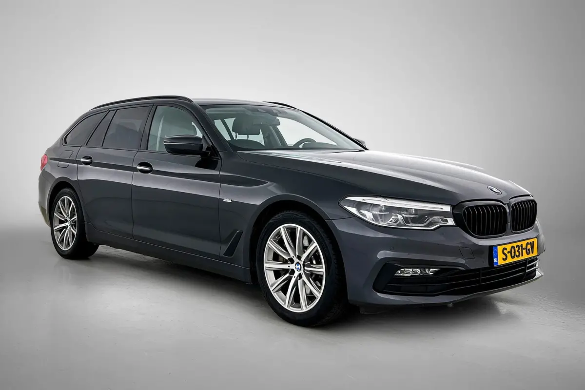 530i High Executive (Goed OndH, Navi, Stoel Ver + Koel, Camera, Head-up, Comfort Stoelen, Etc)