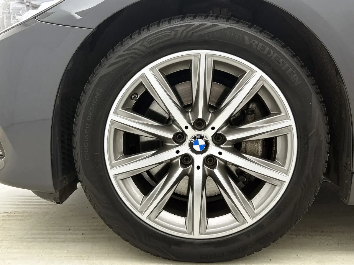 530i High Executive (Goed OndH, Navi, Stoel Ver + Koel, Camera, Head-up, Comfort Stoelen, Etc)
