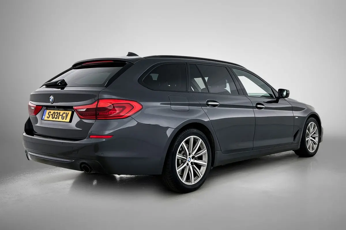 530i High Executive (Goed OndH, Navi, Stoel Ver + Koel, Camera, Head-up, Comfort Stoelen, Etc)