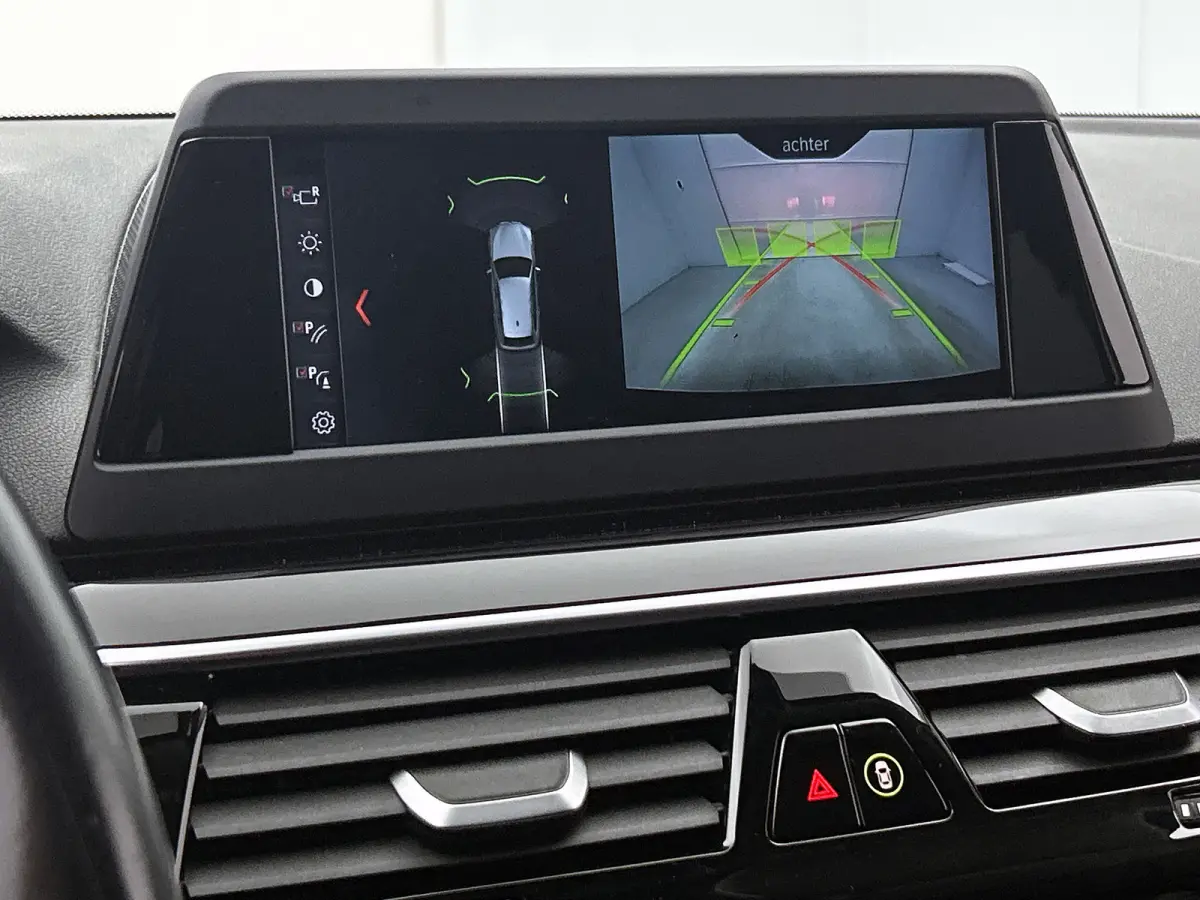 530i High Executive (Goed OndH, Navi, Stoel Ver + Koel, Camera, Head-up, Comfort Stoelen, Etc)