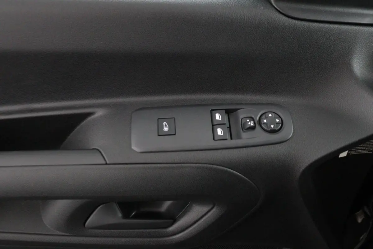 1.5 BlueHDi 100 S&S L1 | Trekhaak | Climate Control | Parkeercamera |