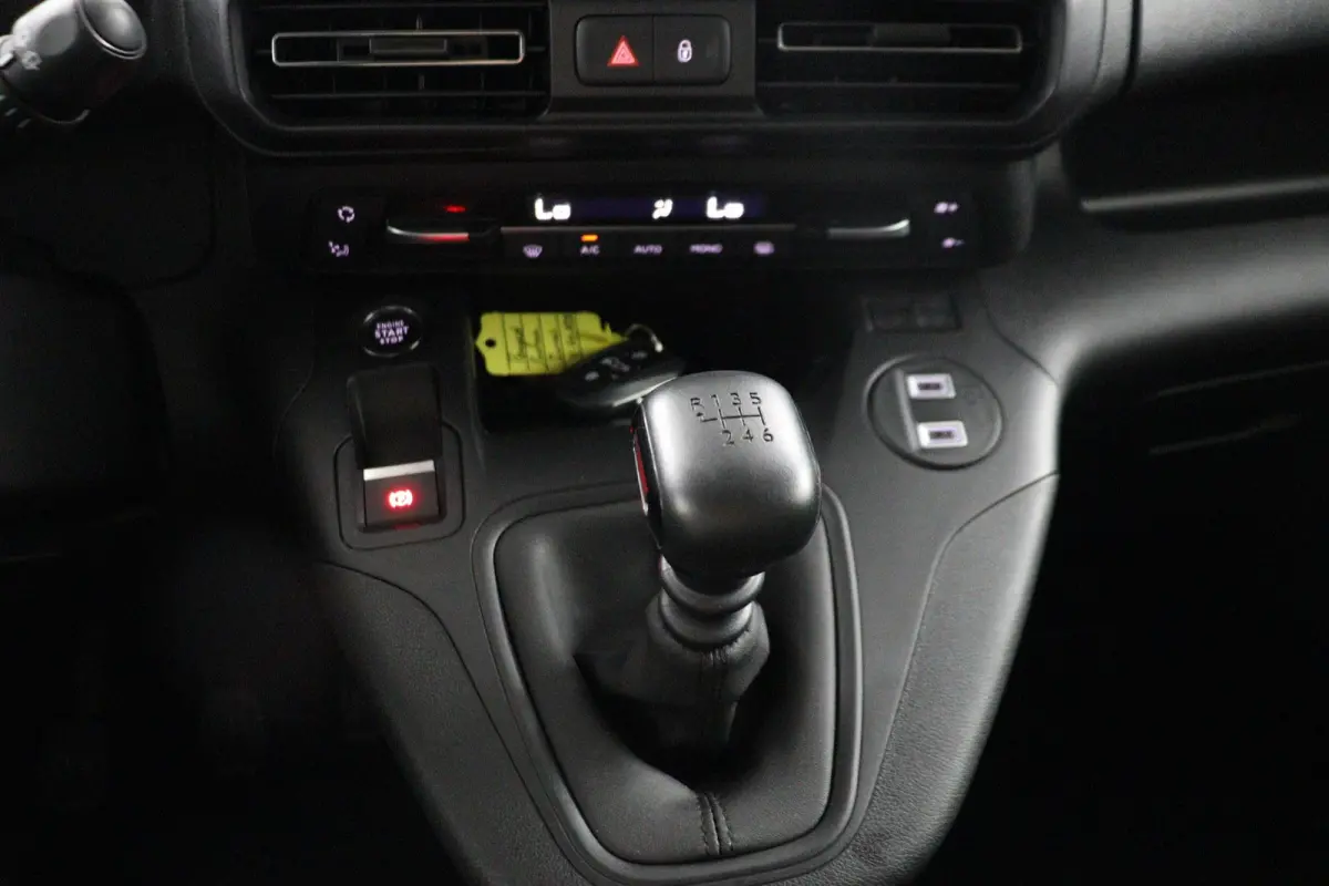 1.5 BlueHDi 100 S&S L1 | Trekhaak | Climate Control | Parkeercamera |